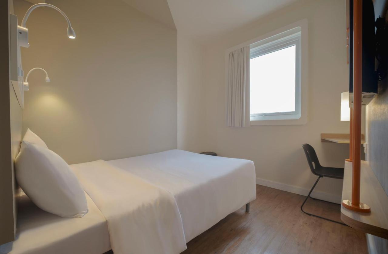 Ibis Budget Фарропилья Экстерьер фото